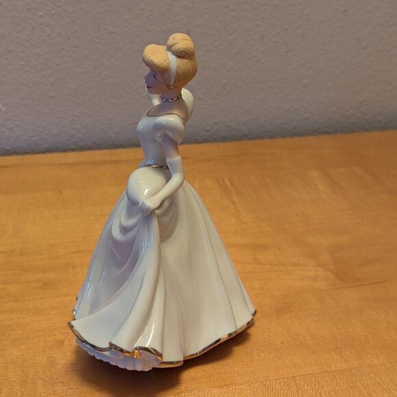 Disney Showcase Collection Cinderella Lenox Classics New in Box COA - Picture 6 of 15